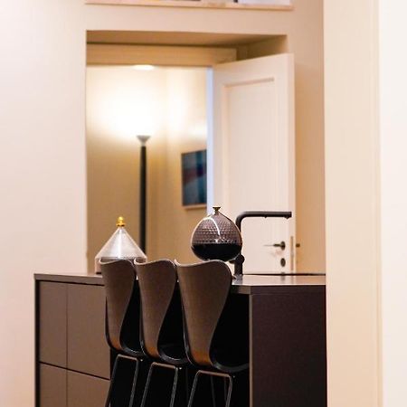 Meh Luxury Apartment City Centre Бари Екстериор снимка
