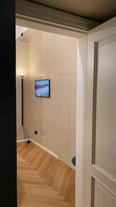 Meh Luxury Apartment City Centre Бари Екстериор снимка