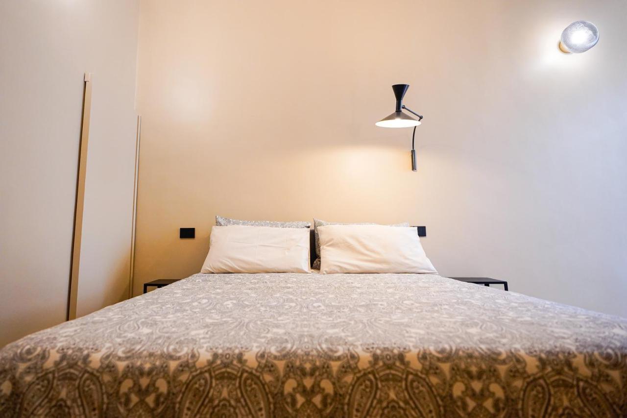 Meh Luxury Apartment City Centre Бари Екстериор снимка