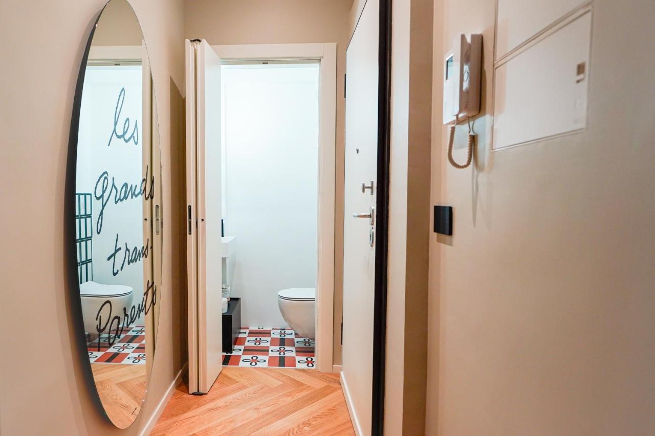 Meh Luxury Apartment City Centre Бари Екстериор снимка