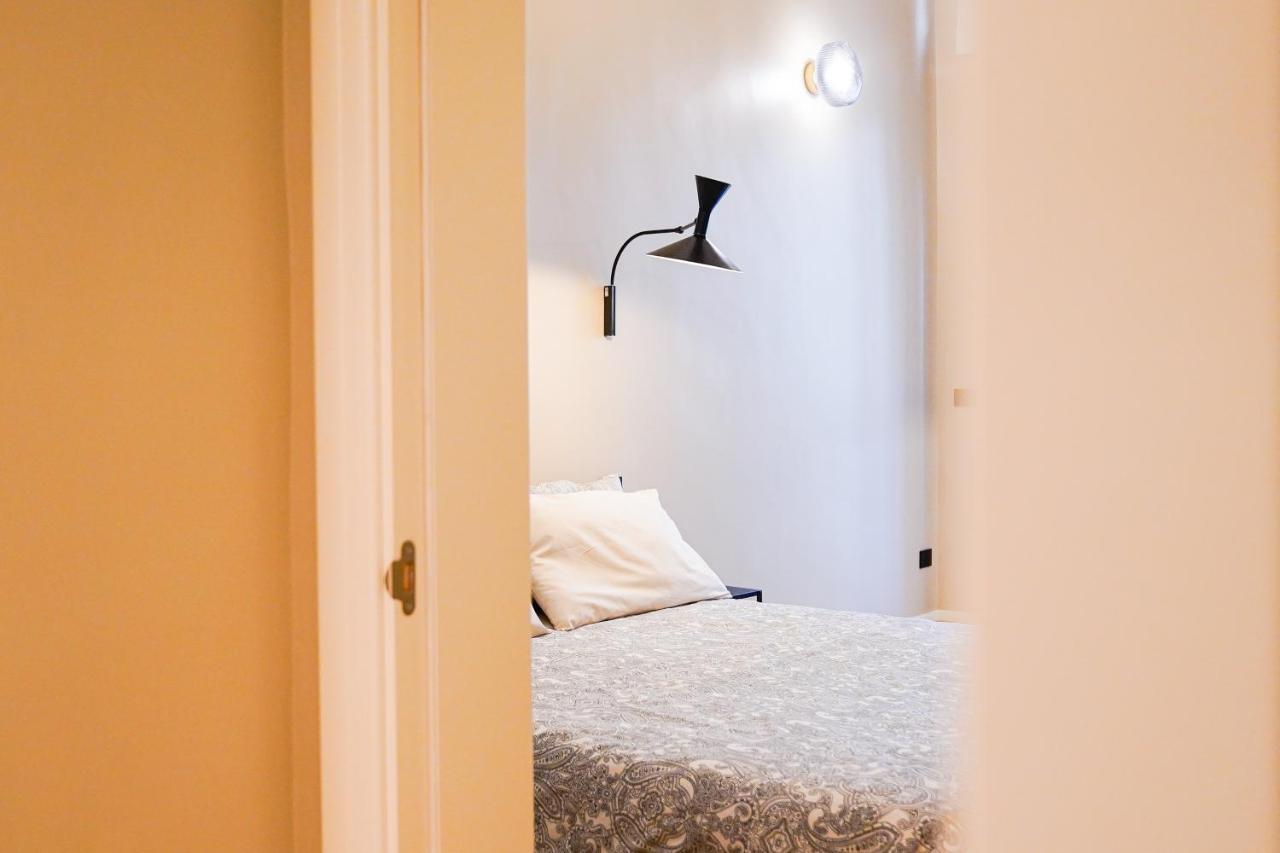 Meh Luxury Apartment City Centre Бари Екстериор снимка
