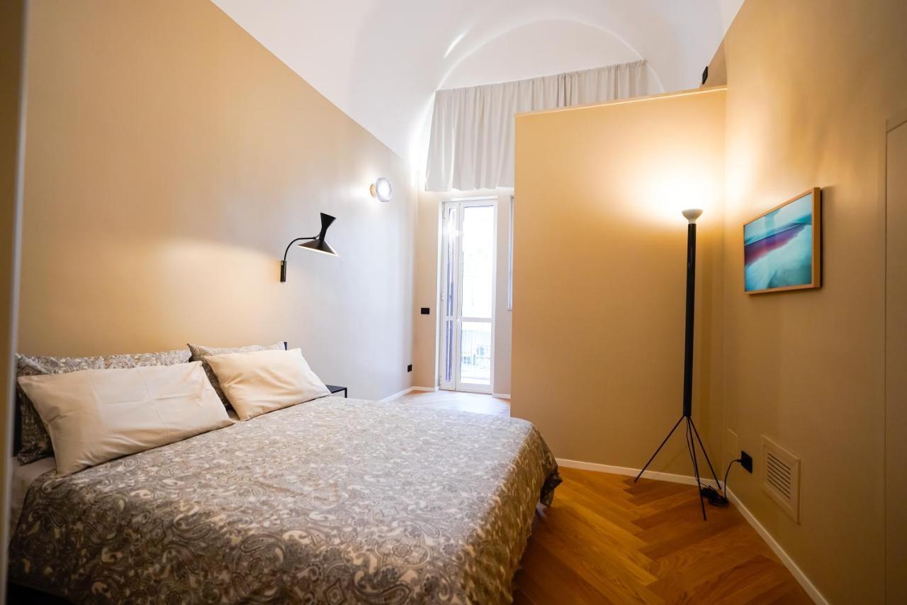 Meh Luxury Apartment City Centre Бари Екстериор снимка